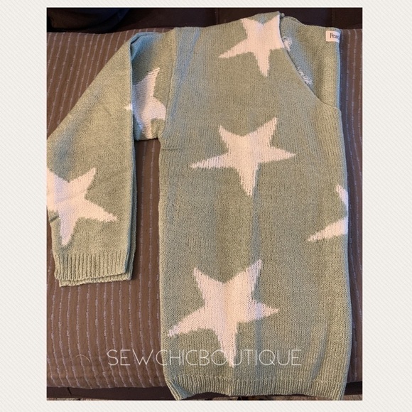 Fave Light Olive Soft Star Knit V-Neck Sweater - Picture 6 of 7